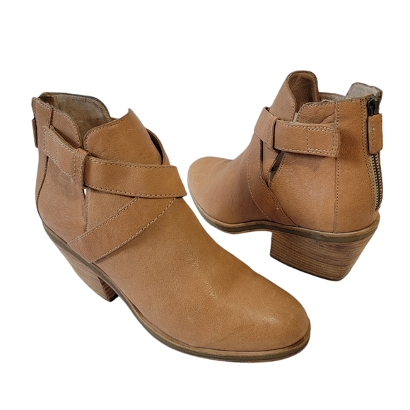 EILEEN FISHER Tan Leather Back Zip Bootie Sz 11 Chunky Block Heel Fall Academia - Picture 1 of 12